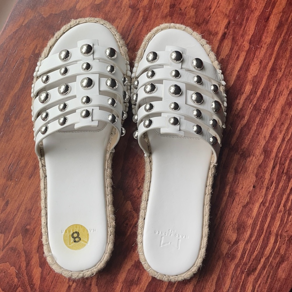 Size 8 .